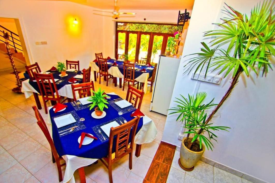 Thilaka City Hotel Anuradhapura Exteriör bild