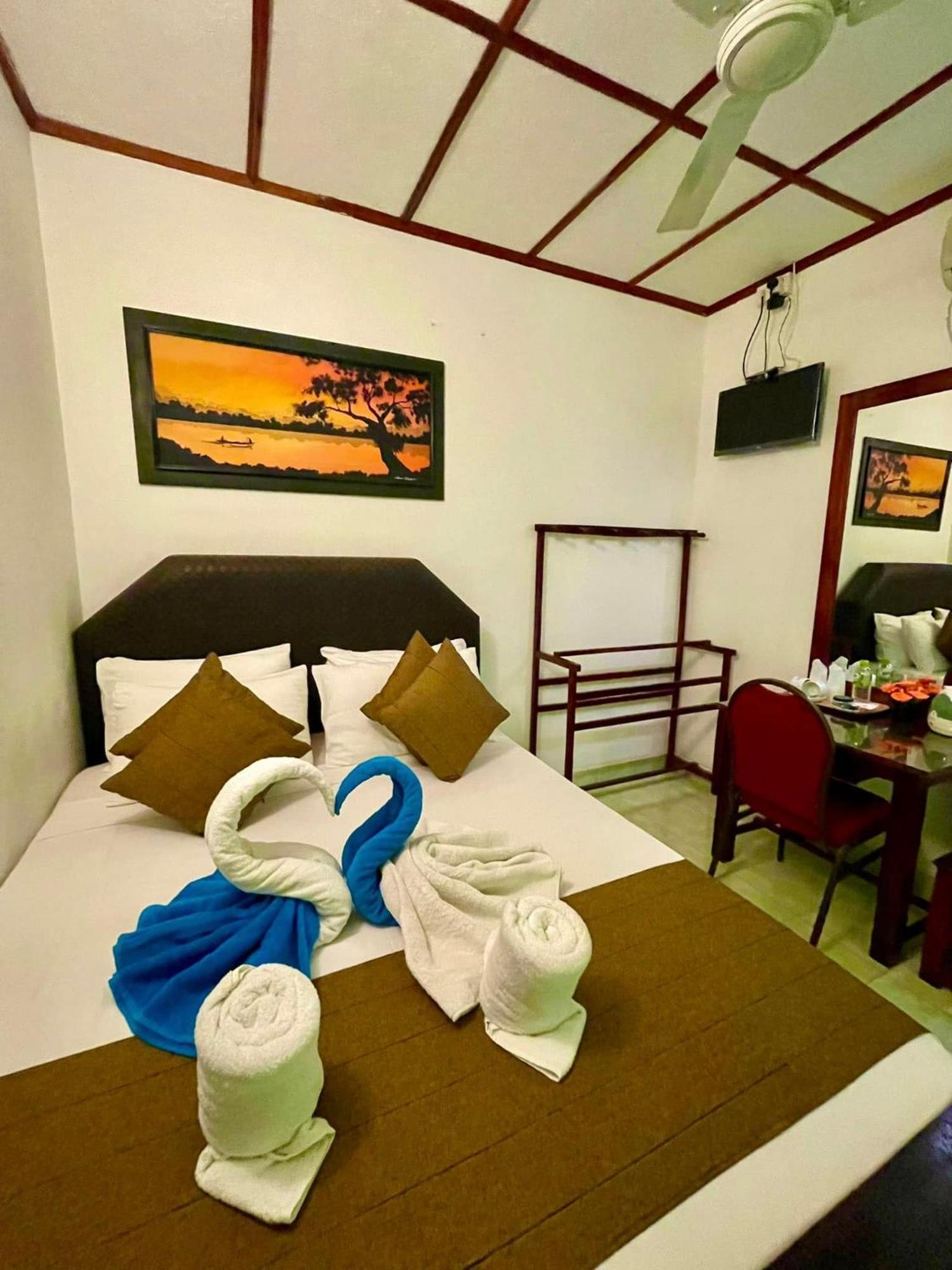 Thilaka City Hotel Anuradhapura Exteriör bild