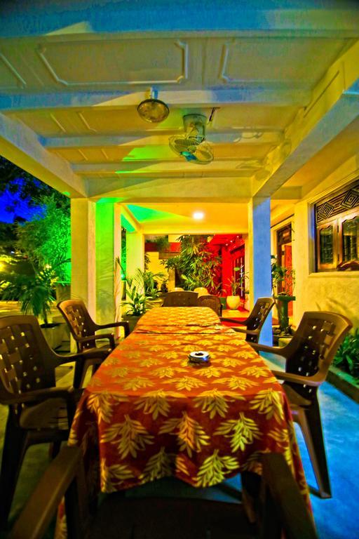 Thilaka City Hotel Anuradhapura Exteriör bild