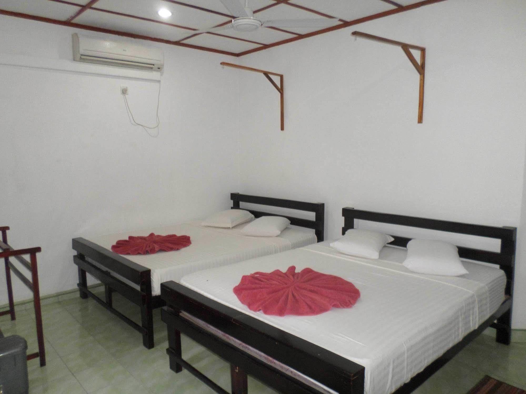 Thilaka City Hotel Anuradhapura Exteriör bild