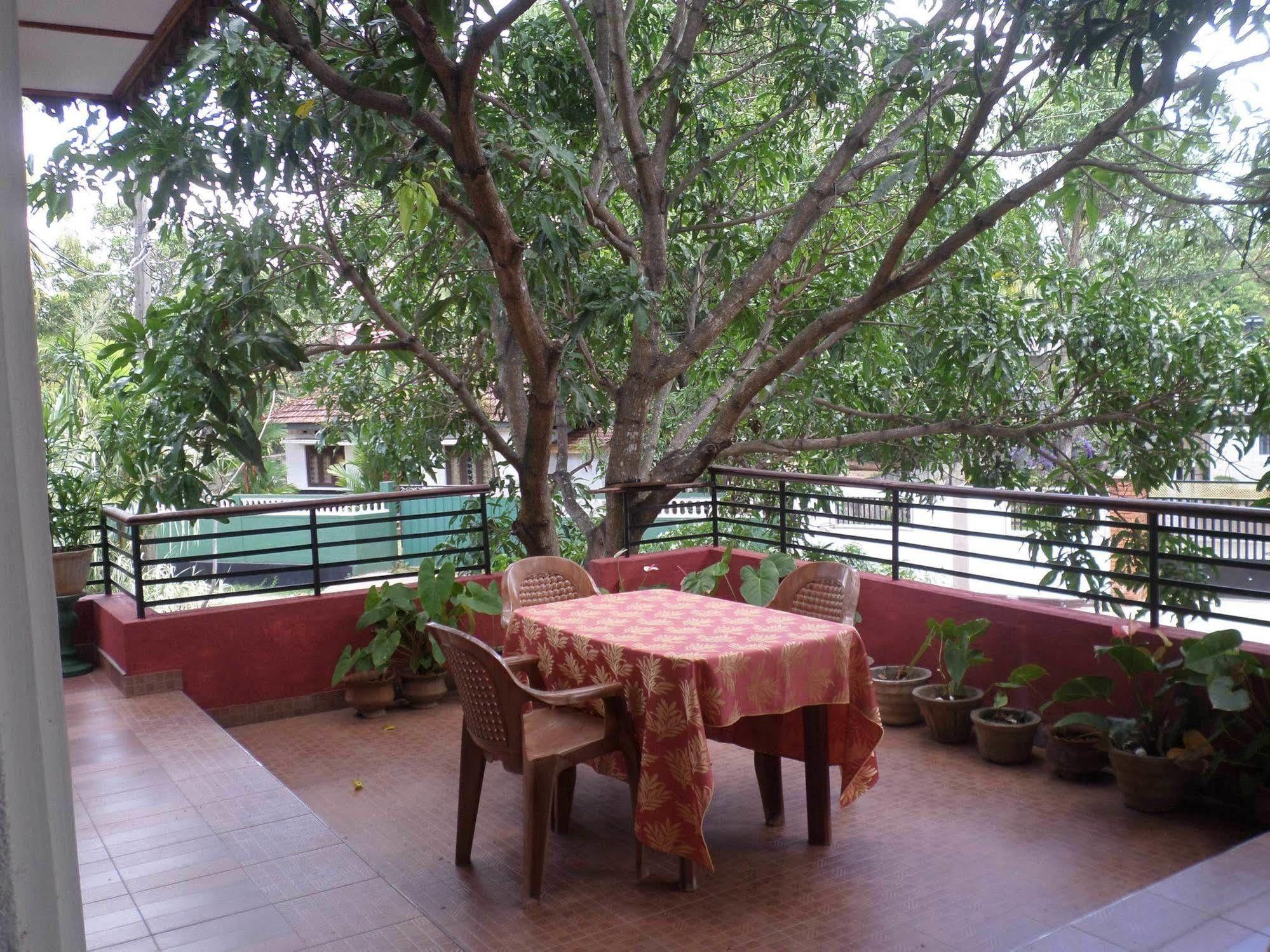 Thilaka City Hotel Anuradhapura Exteriör bild