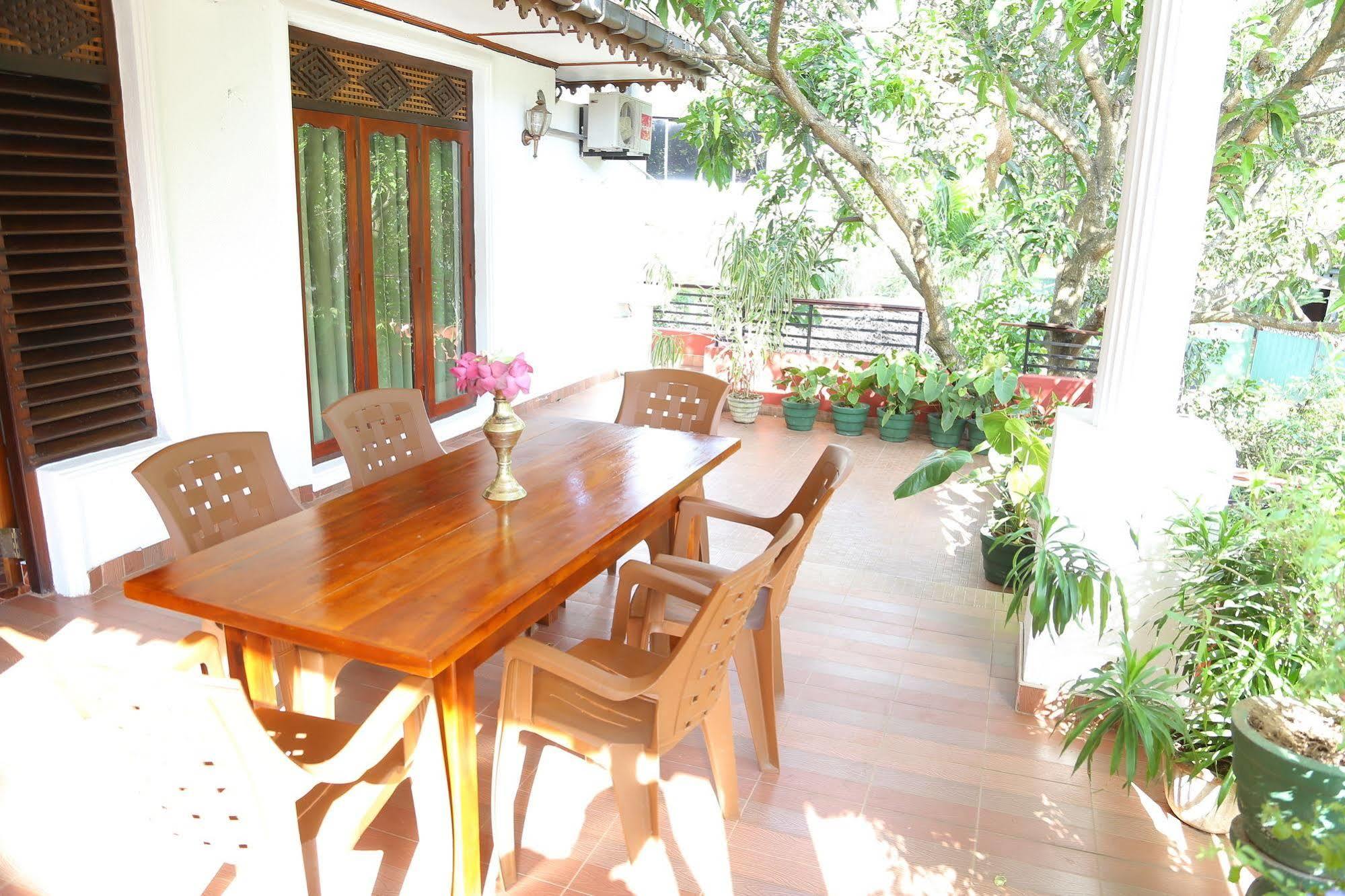 Thilaka City Hotel Anuradhapura Exteriör bild