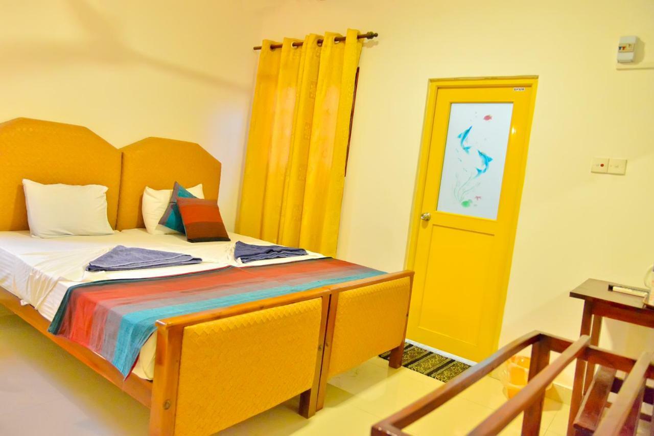 Thilaka City Hotel Anuradhapura Exteriör bild