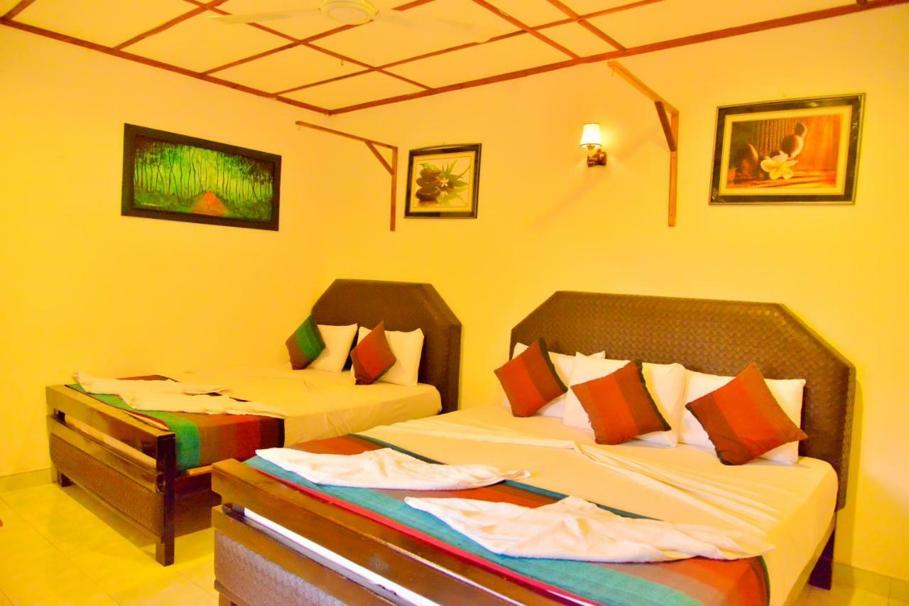 Thilaka City Hotel Anuradhapura Exteriör bild